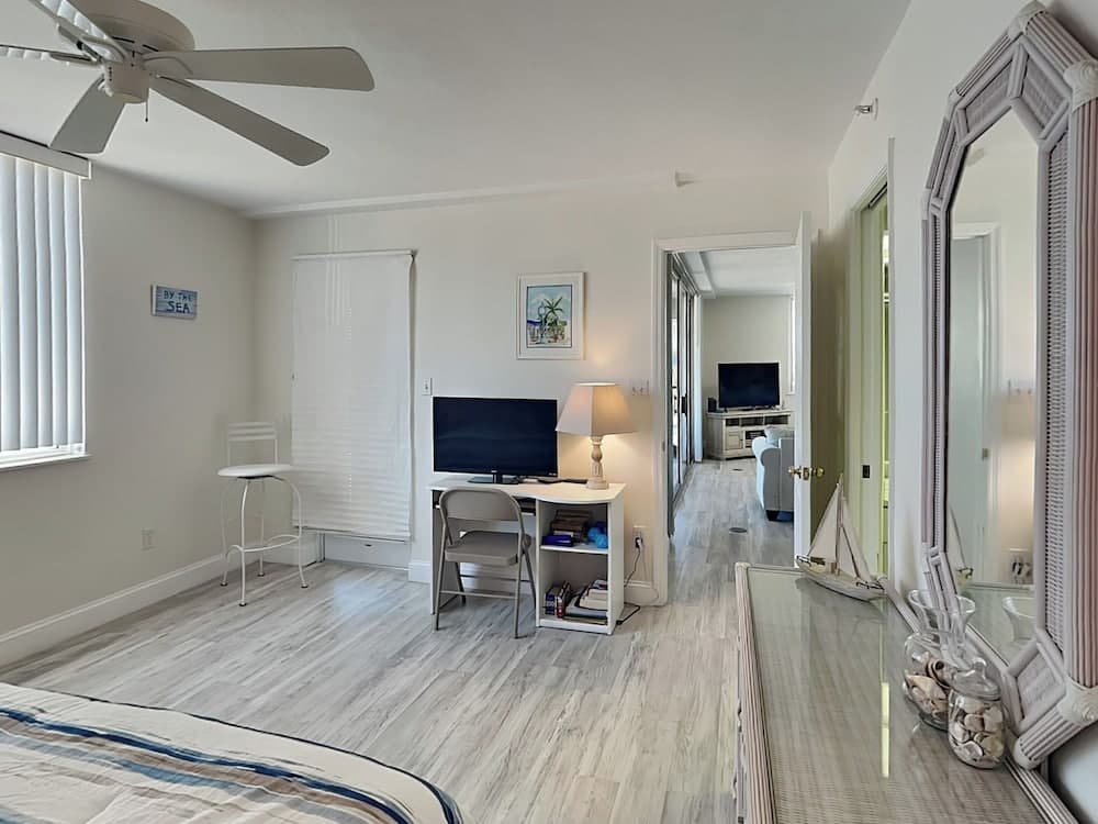 Ocean Harbor by Distinctive Beach Rentals