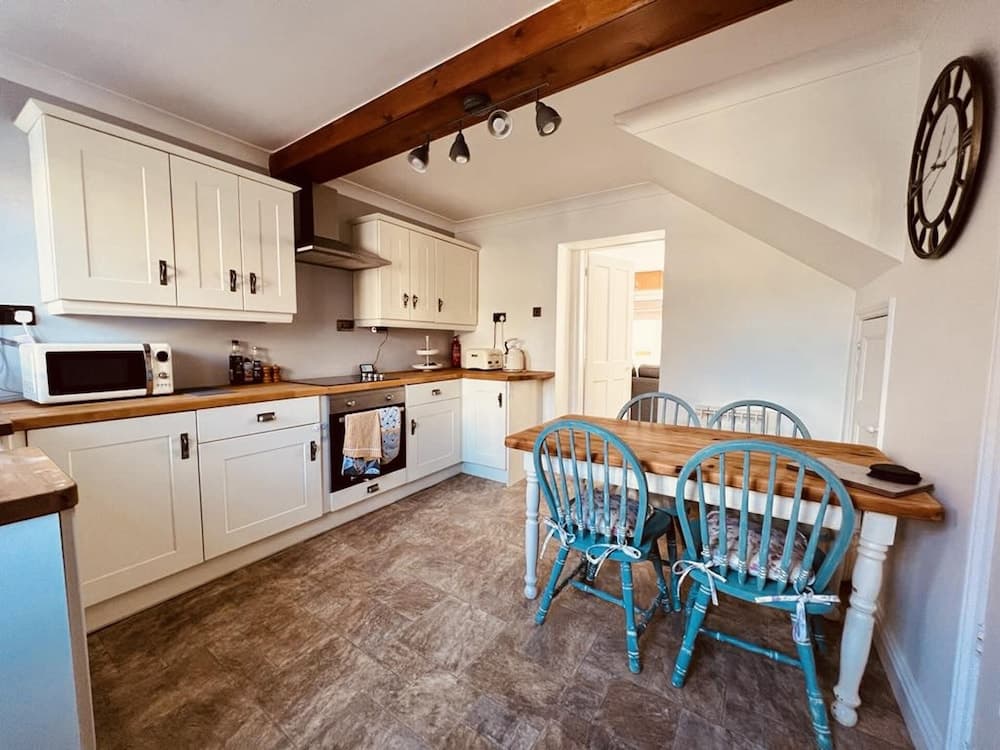 Capella Cottage, 2 Bedroom, Sleeps 4