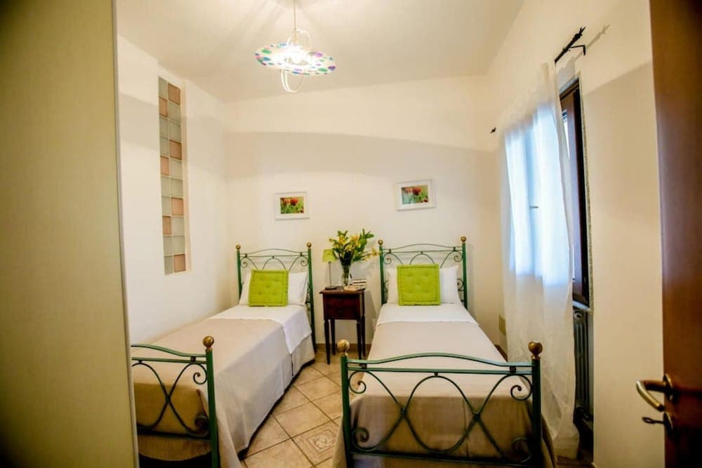 Esclusiva Villa a Ostuni con Piscina 1km dal Mare