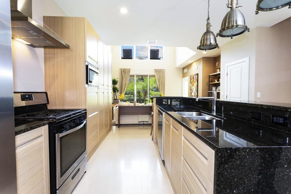 Gorgeous 4Bd Close to Disney Magic Village 7646