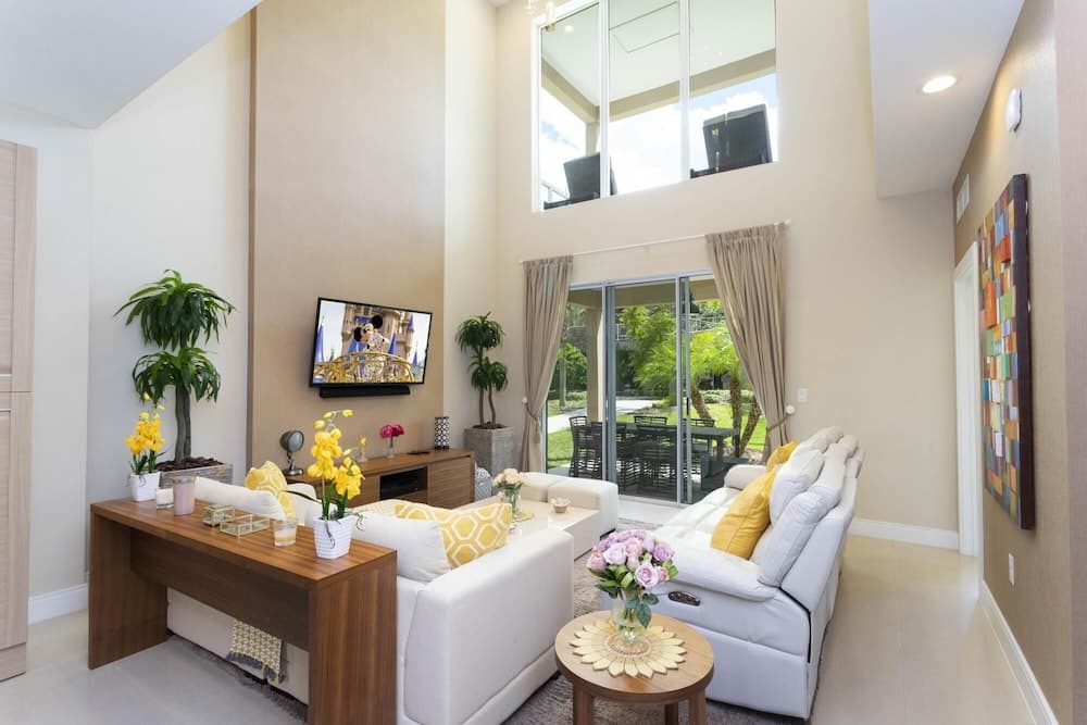 Gorgeous 4Bd Close to Disney Magic Village 7646