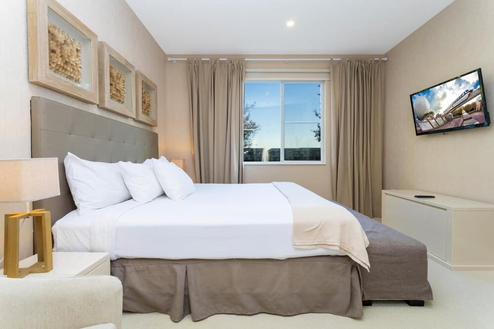 Stunning 4Bd Close to Disney Magic Village 7614