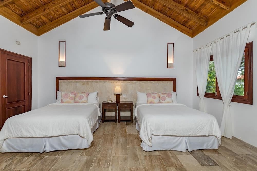 Casa de Campo Villa Luxurious Property up to 12 People With Pool Jacuzzi BBQ Golf