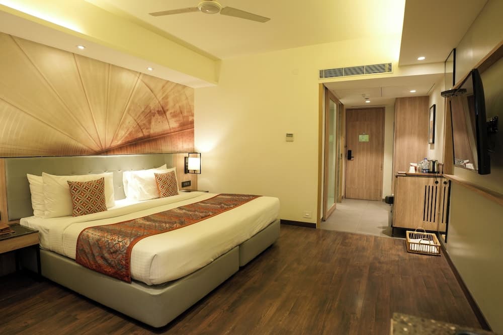 Grand Sarovar Portico