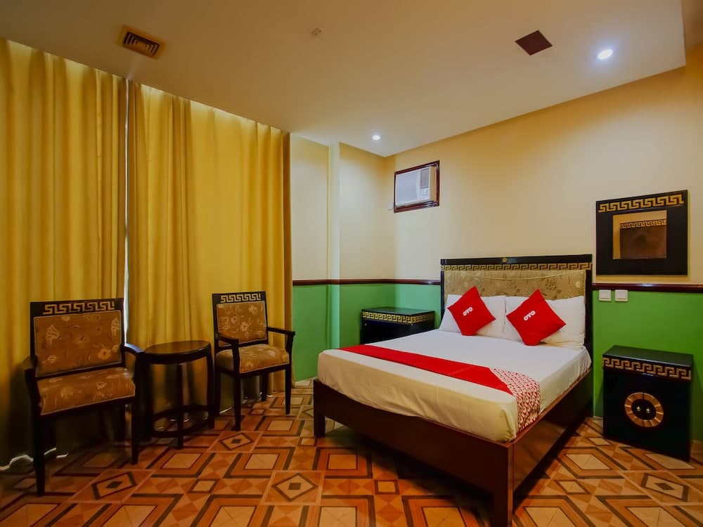 OYO 838 Manila Crown Palace Hotel