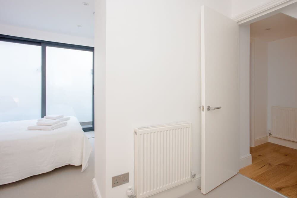 Newly Refurbished Modern 3 Bedroom Apartment in Affluent Fulham