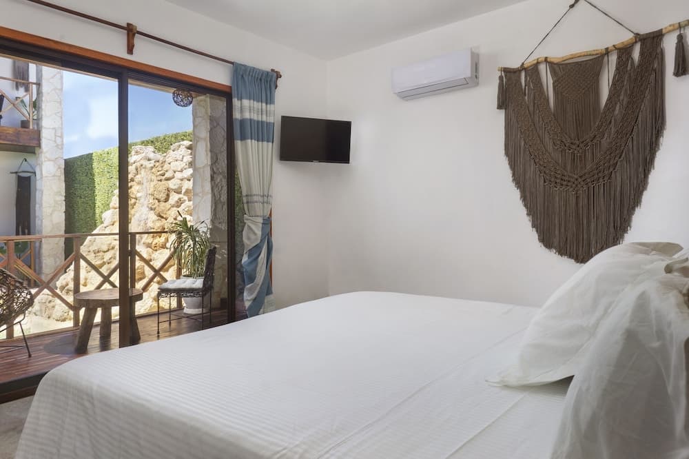 Lagoon Boutique Hotel