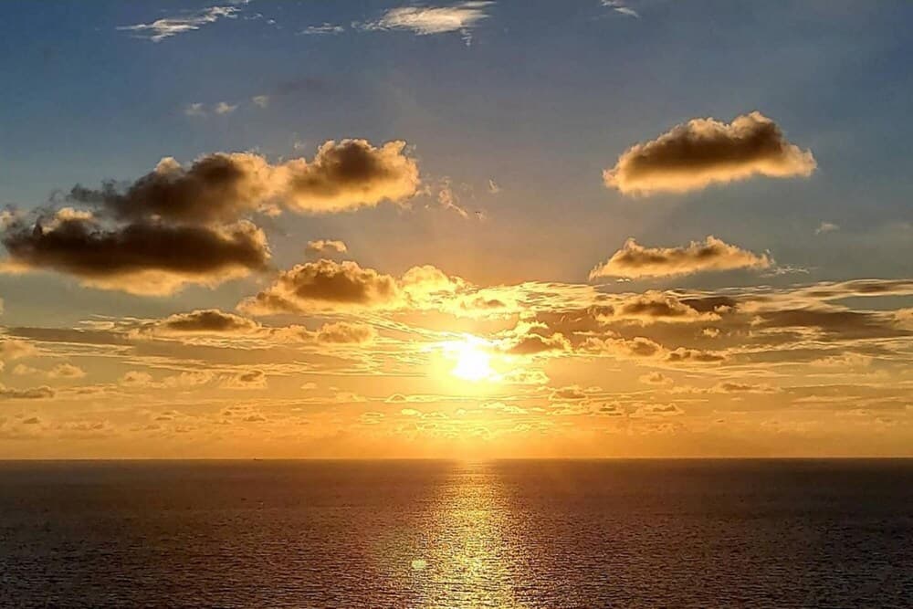 Modern 1BR Wifi Breathtaking Oceanviews by Huespedia