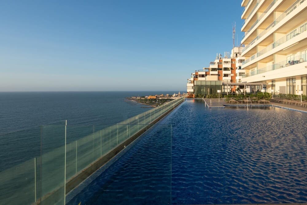 Luxe 1BR Apt With Amazing Water and City Views 2801