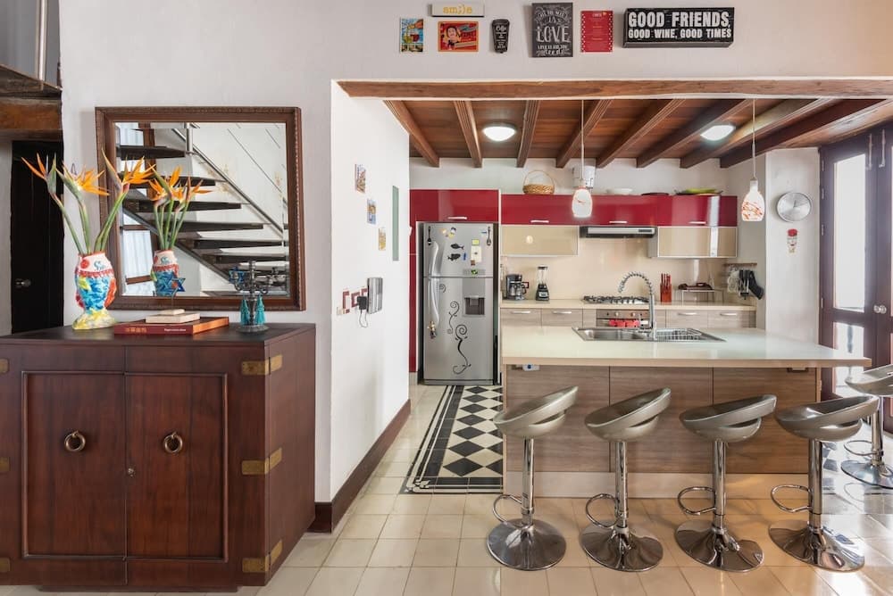 Casa San Pedro -exclusive 3BR Colonial Apartment in Old City by