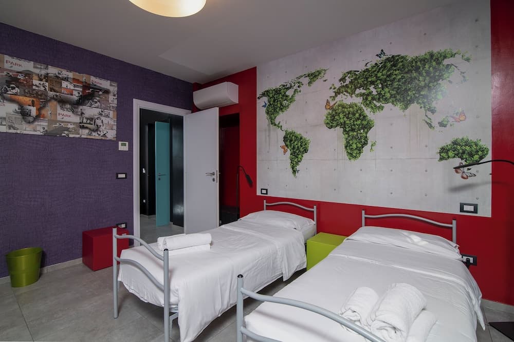 La Lincolnia - with Garden and Seaview