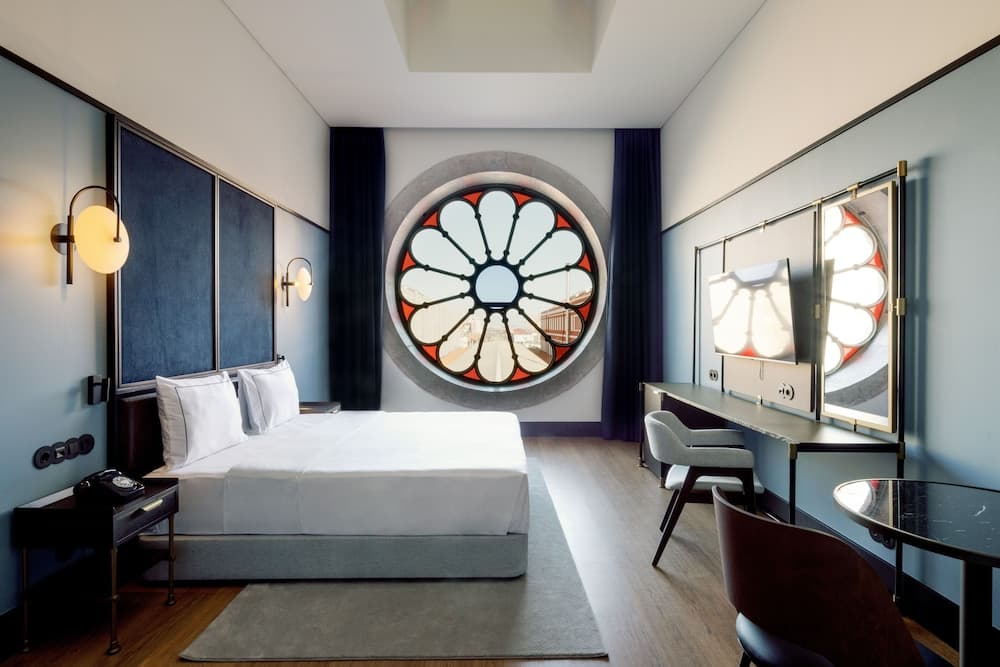 The Editory Riverside Hotel, an Historic Hotel