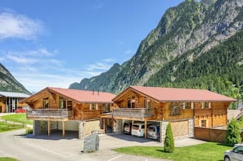 Uralp Royal by A-Appartments