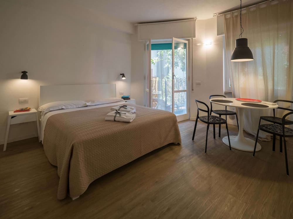 Il Giardino di Ada Ground Floor Studio with AC and Patio