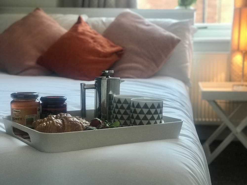 3 Bedroom House Close to M6 & M55