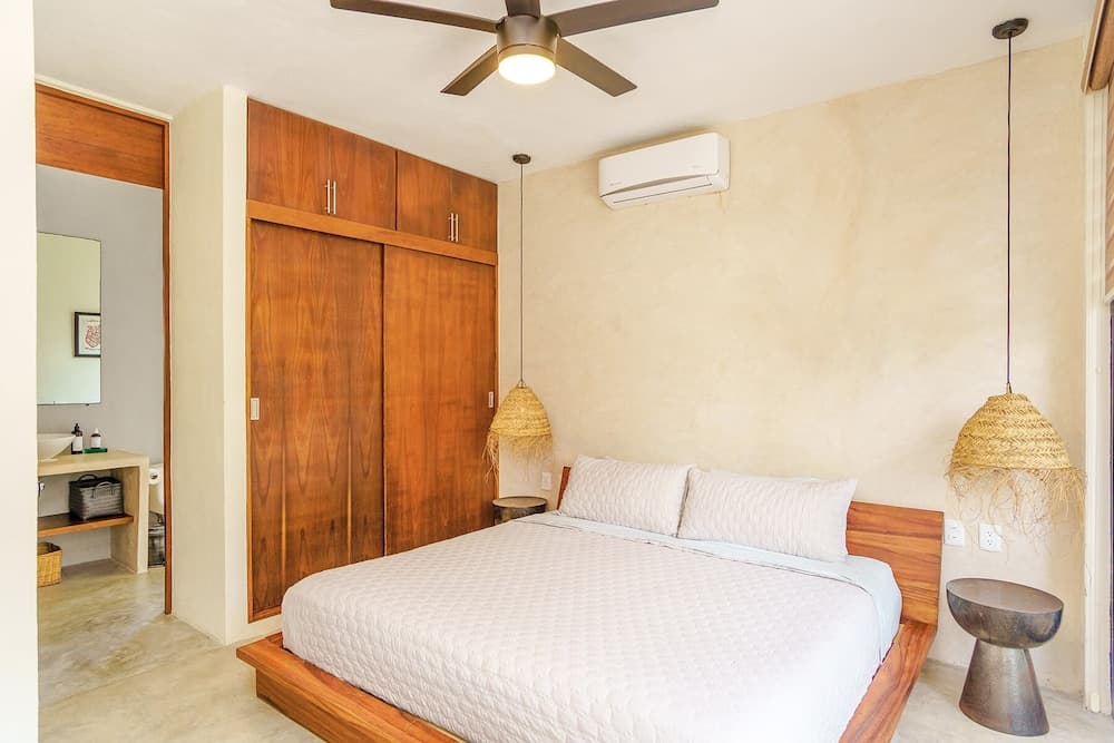 Magazine-worthy Villa Ponderosa with Private Pool & Gated Area