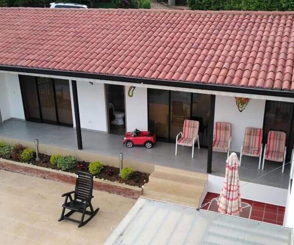 Casa Vacacional Con Piscina en La Mesa