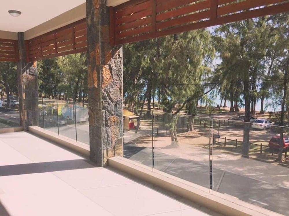 West Front One No 4 With Seafront Beachfront Licensed By Tourism Authority 14977