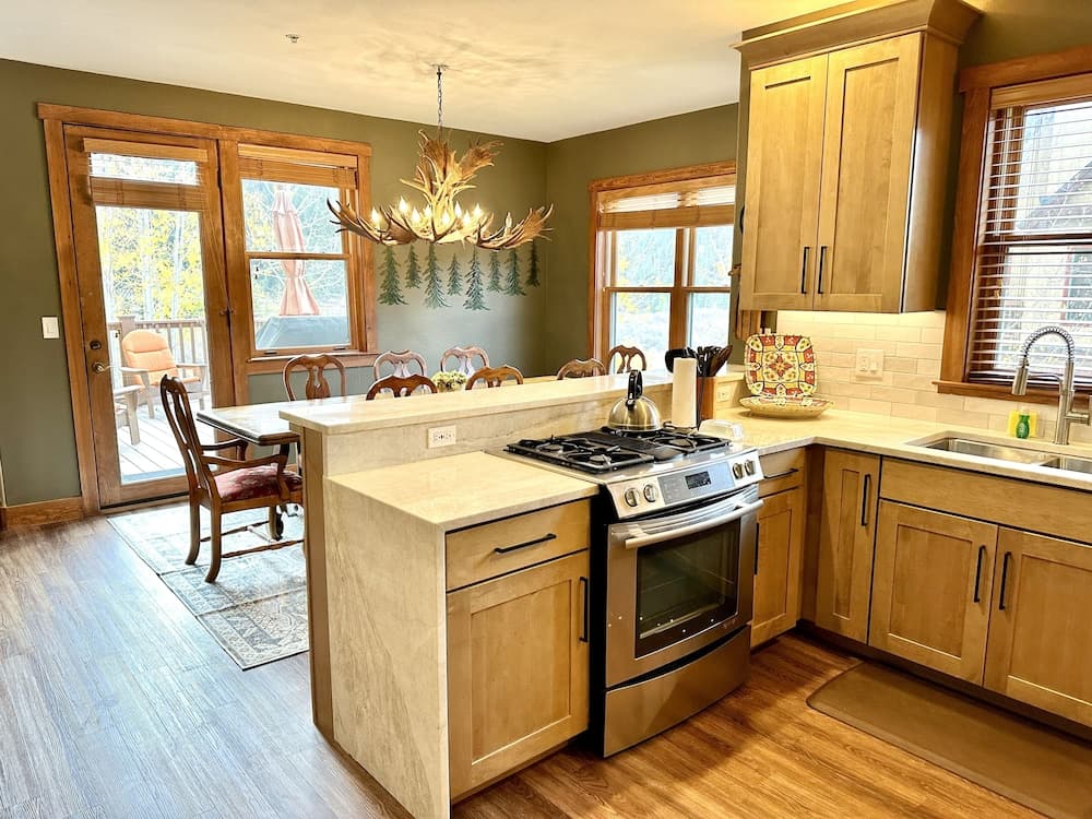 2348 Red Hawk Townhomes 3 Bedroom Condo by RedAwning