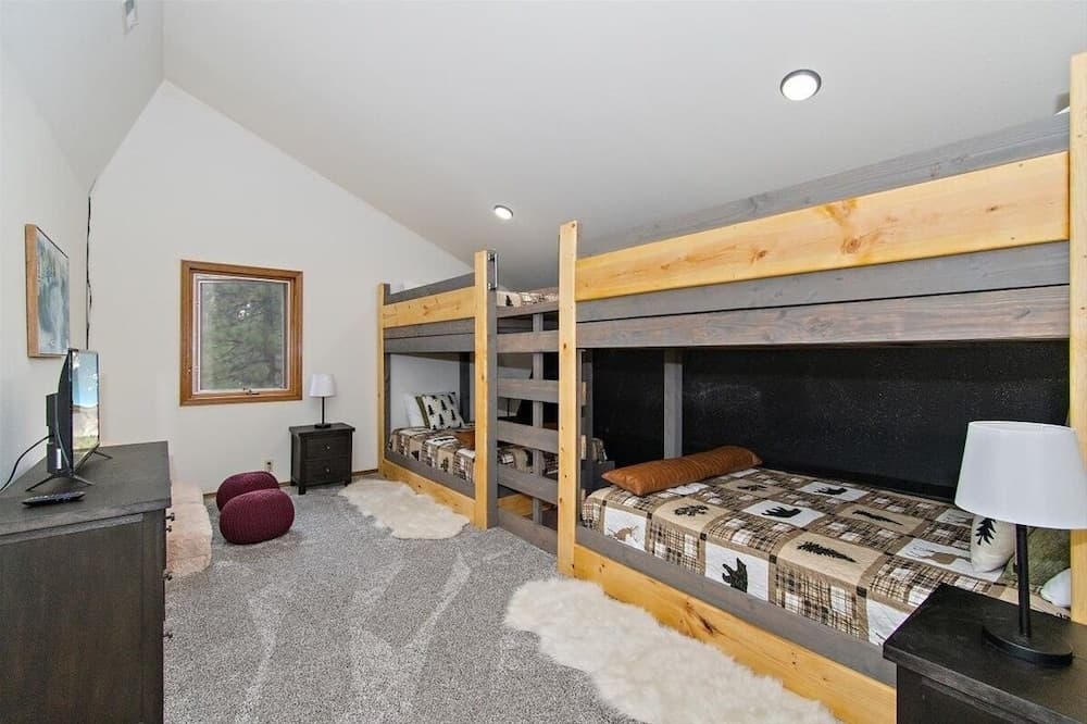 Summit Lodge 2 7 Bedroom Home by RedAwning