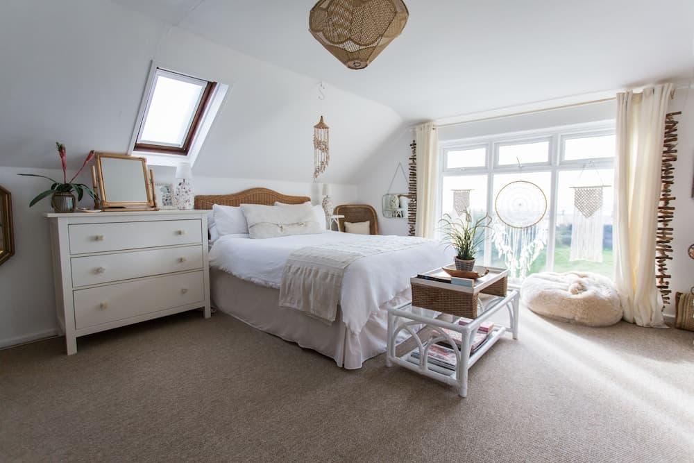 Fairlight - Charming Coastal Home on the Beach