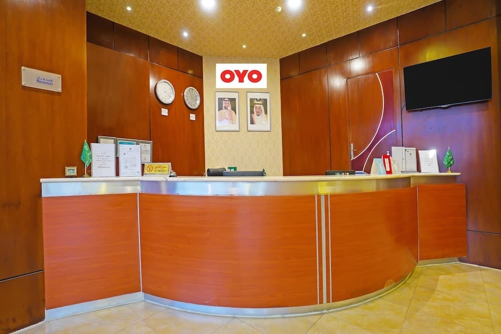 Capital O 596 Garden Palace Hotel