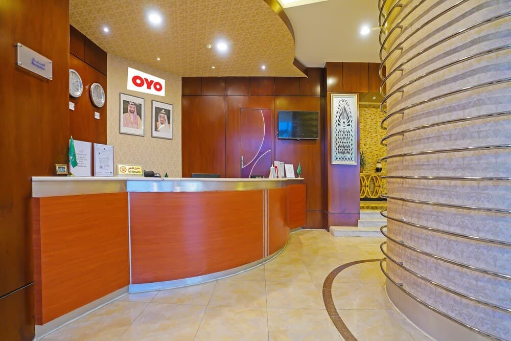 Capital O 596 Garden Palace Hotel