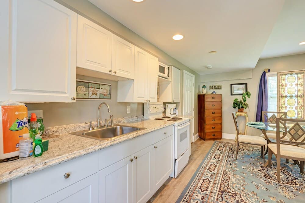 AMI Lighthouse Cottage-one Minute Walk To The Beach-keyless Locks