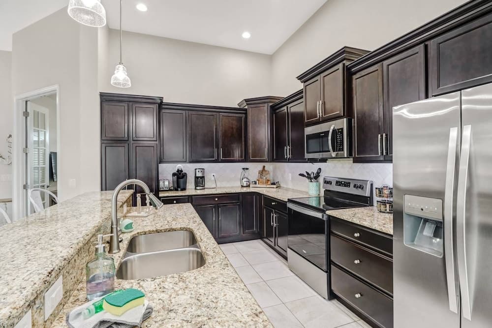 1732 Beach Parkway W