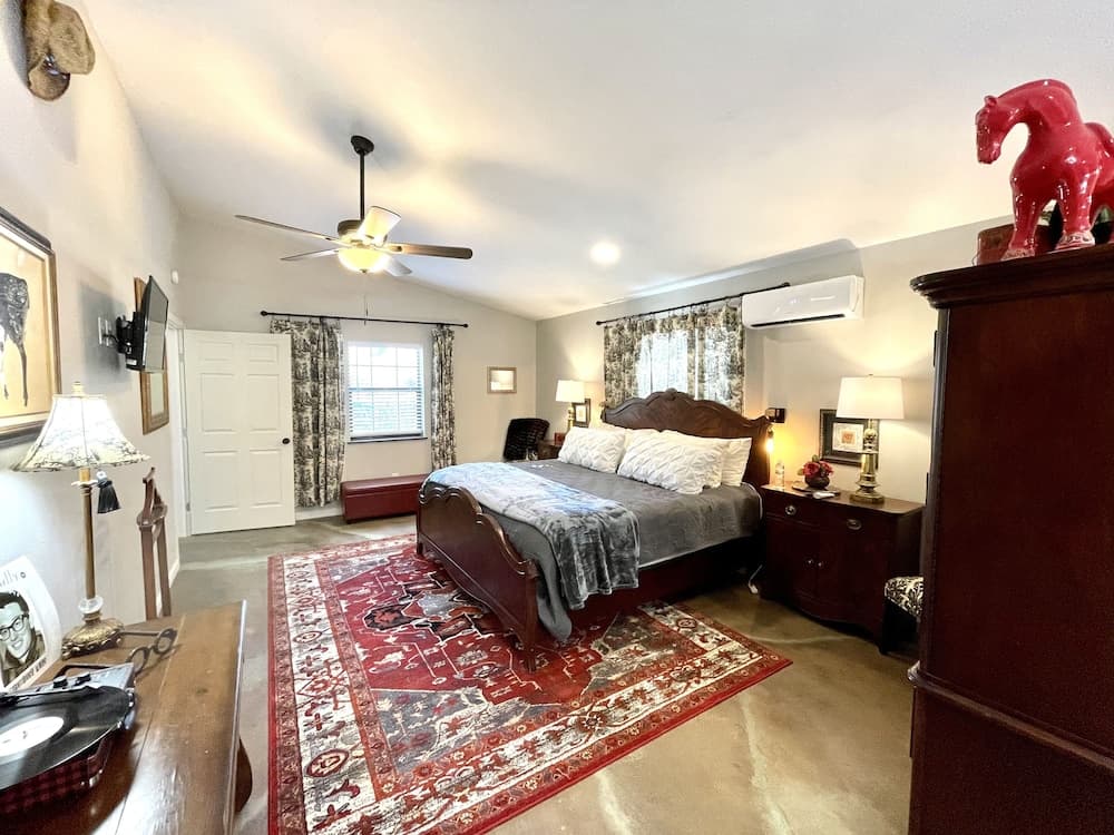 Towering Oaks Event & Retreat Center