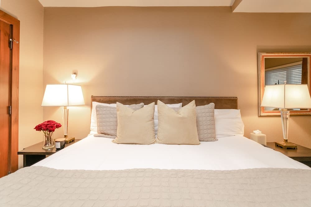 Incredible 2 Story Condo On Ajax