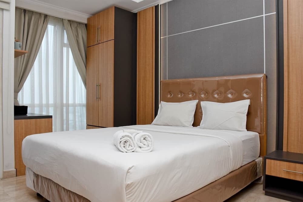 Cozy Living Studio At Menteng Park Apartment