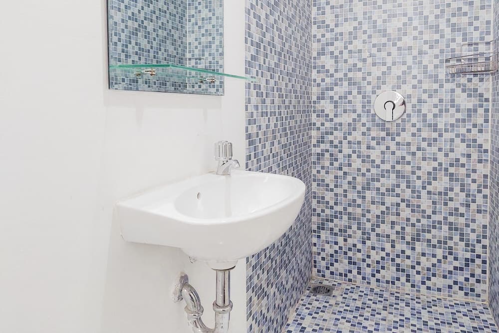 Comfort Studio No Kitchen Apartment At Aeropolis Residence