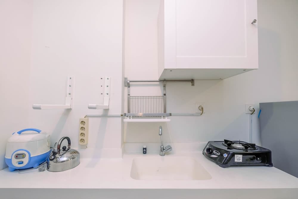 Simply Clean And Spacious Studio Signature Park Grande Apartment