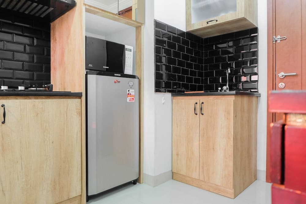 Homey Rustic 2Br Apartment At Signature Park Grande