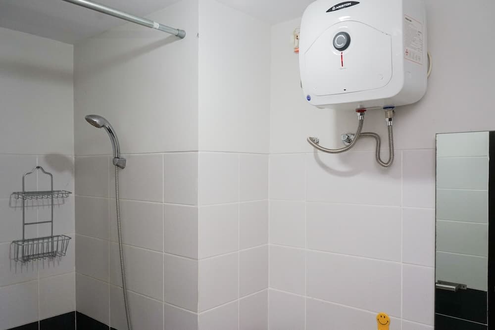 Cozy Stay Studio Apartment At Scientia Residence