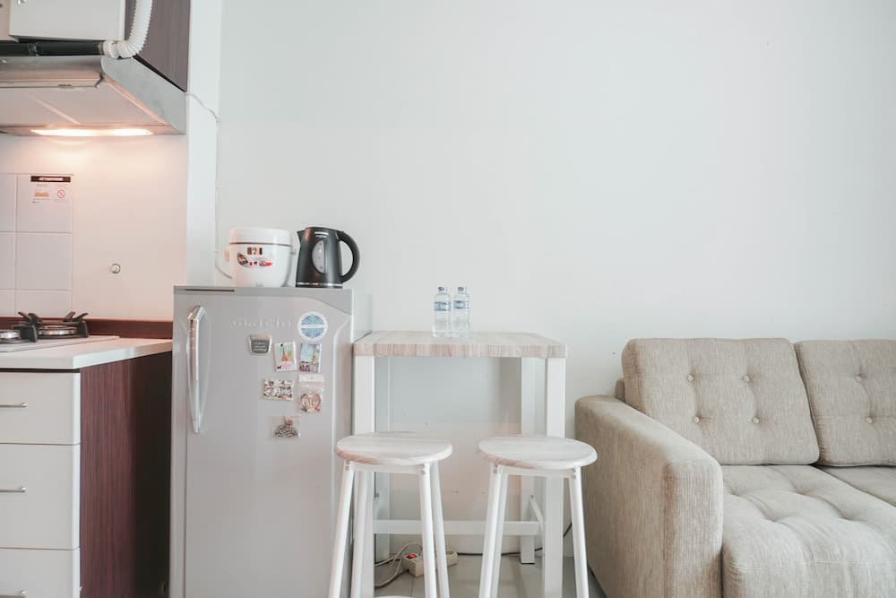 Comfort 1Br Apartment With Study Room At Woodland Park Residence