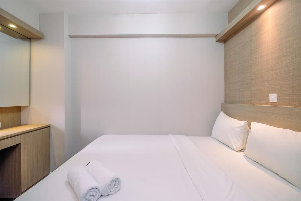 Nice And Fresh 2Br At Bassura City Apartment