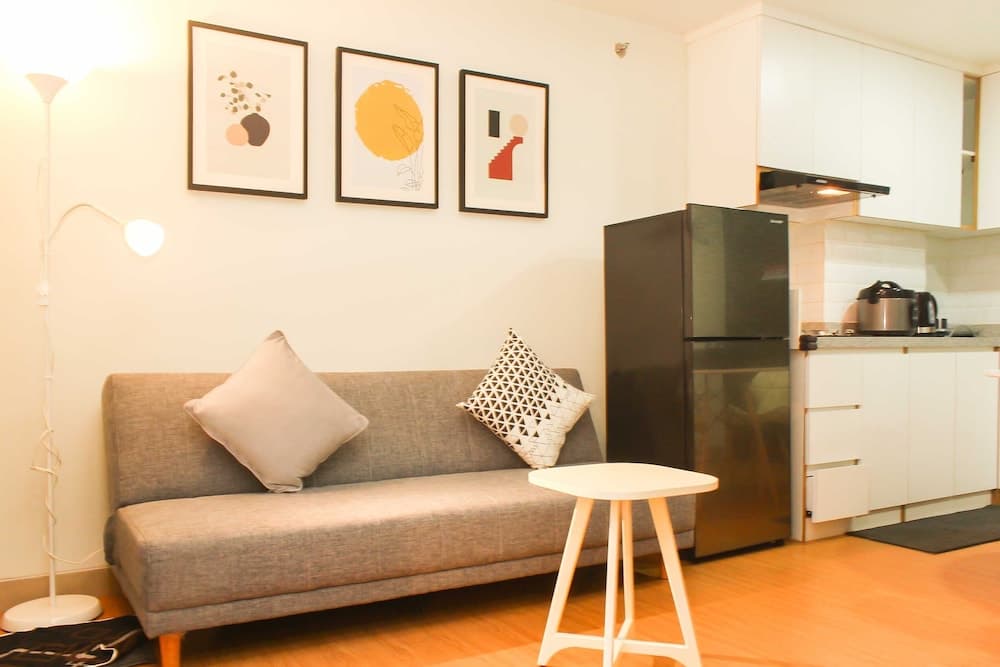 Nice And Elegant 1Br Apartment At Mustika Golf Residence