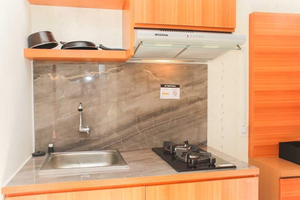 Cozy Studio At Bassura City Apartment