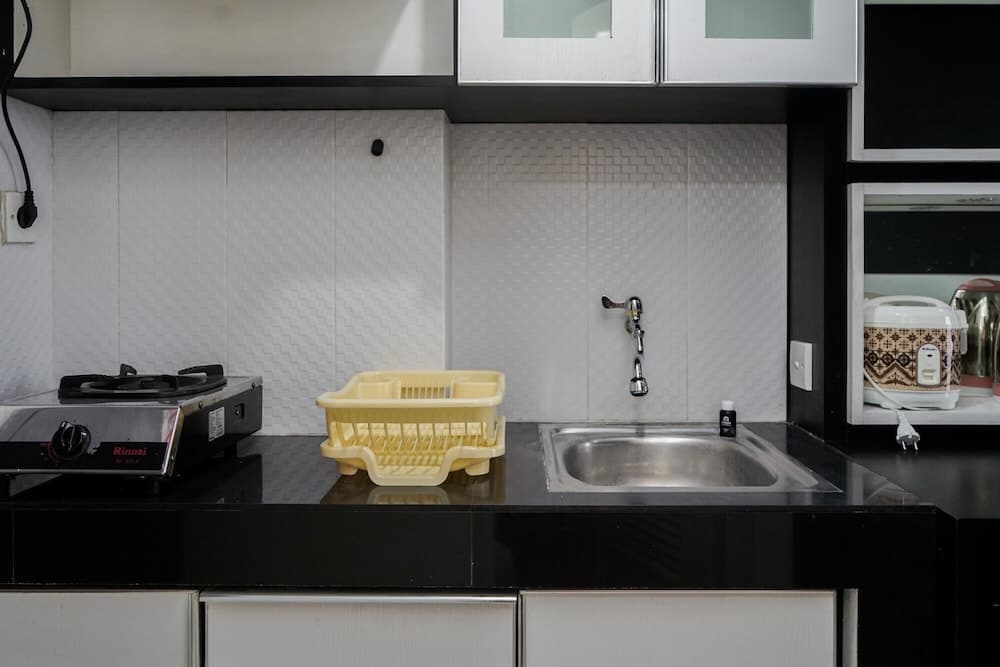 Simply Monochrome And Minimalist Studio At Serpong Greenview Apartment