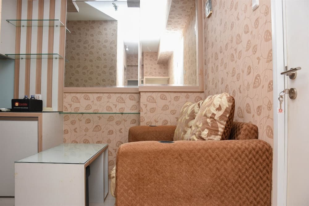 Comfort Living 1Br At Green Pramuka City Apartment