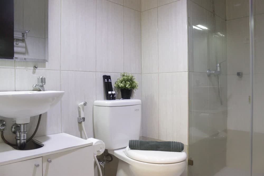 Comfortable And Spacious Studio Apartment At Tamansari La Grande