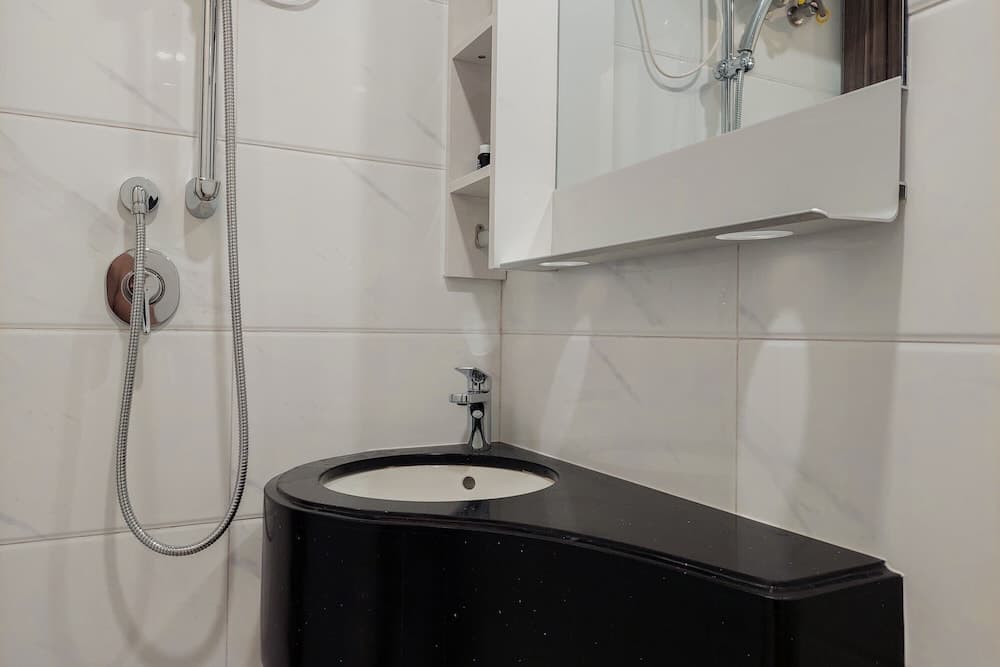 Comfortable And Simply Studio At Sky House Bsd Apartment