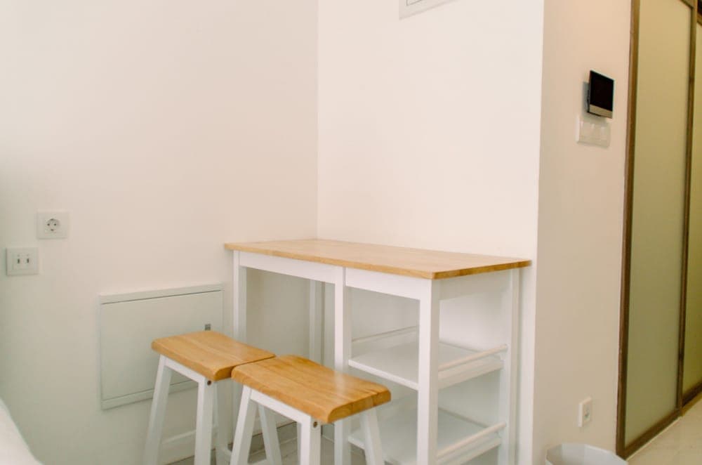 Simple And Cozy Living Studio At Sky House Bsd Apartment