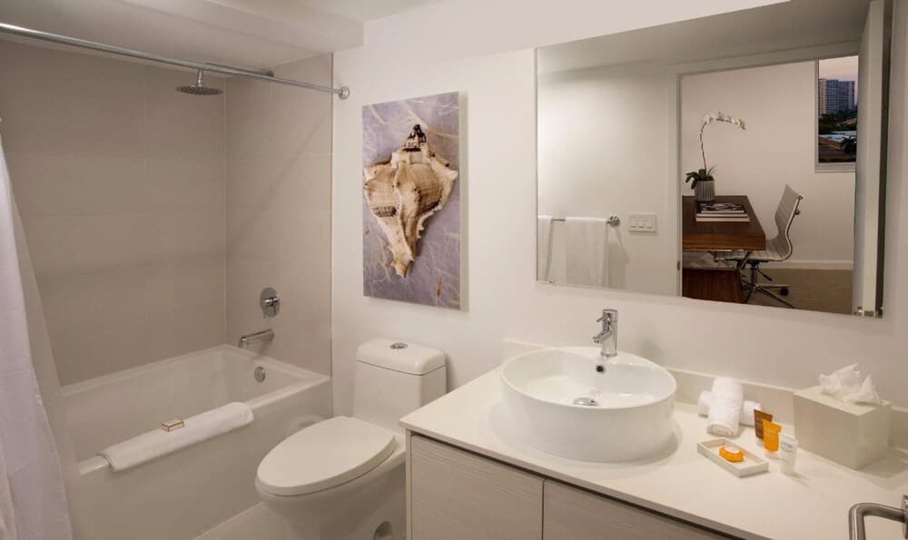 Stunning Bay Front 3 Bed Private Floor Apt 2001 BW Resort Miami