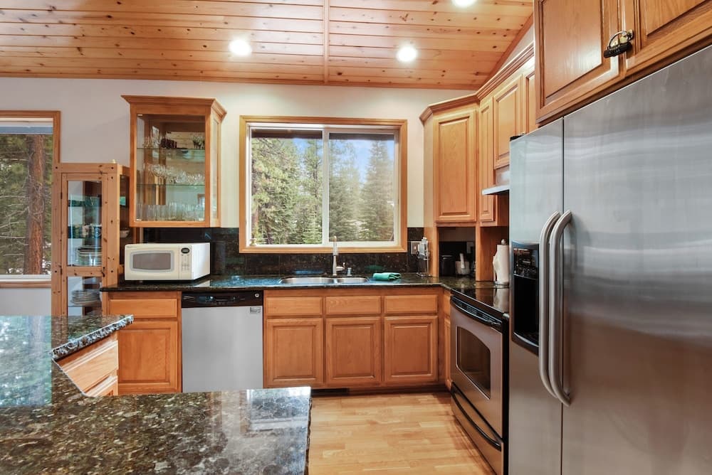 Truckee Pines Retreat Game Room & Forest Views