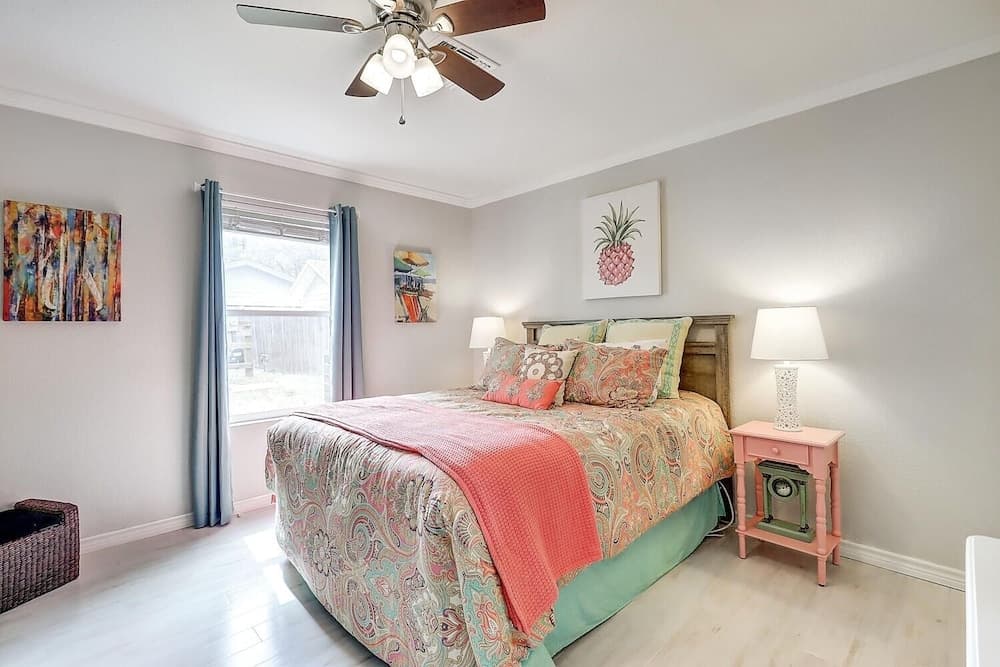 Flamingo Flats 3 Bedroom Home by RedAwning