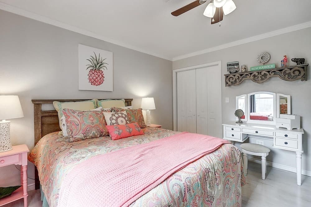 Flamingo Flats 3 Bedroom Home by RedAwning