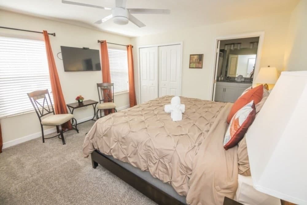 Brenda's Storey Lake Resort Townhome 4 Bedroom Townhouse by Redawning